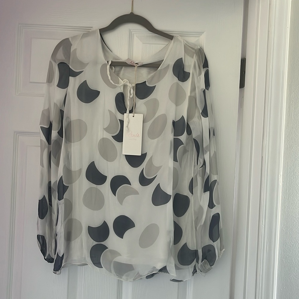 Reneè top shirt woman size large new with tag on